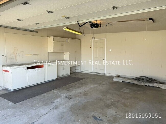 Building Photo - 1640 E 5375 S