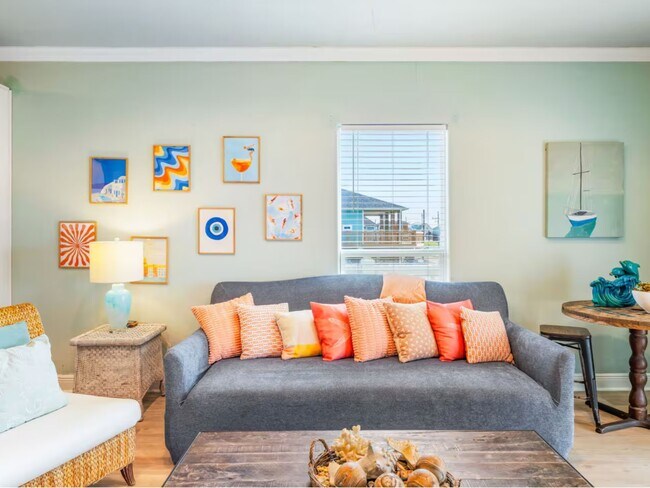 Building Photo - 986 Bahama Dr