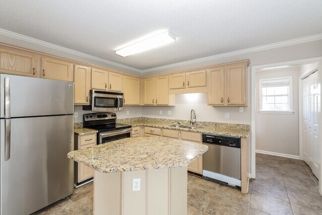 Building Photo - 763 Silver Sands Dr