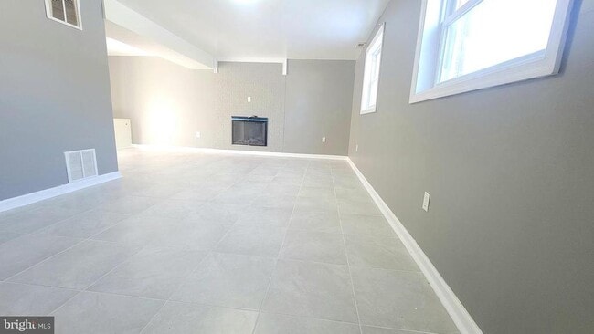 Building Photo - 14707 Brook Dr