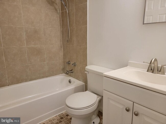 Building Photo - 4197 Drake Ct