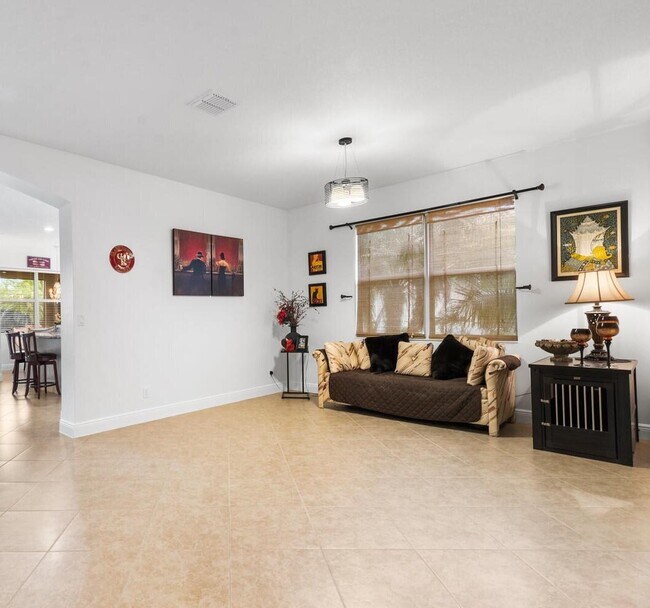 Building Photo - 12170 SW Bennington Cir