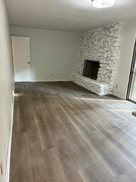 Building Photo - 7720 Bass Ridge Trail