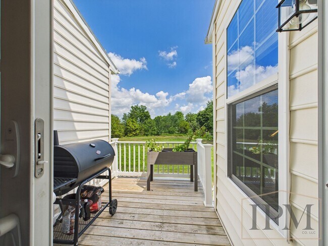 Building Photo - Coming Soon- Modern 3 Bedroom, 2.5 Bath To...