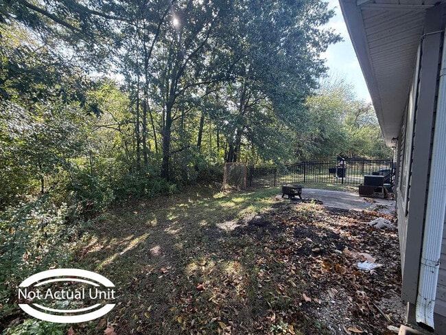 Building Photo - 7437 Noah Ct