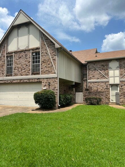 Primary Photo - 37 Timber Ridge Dr