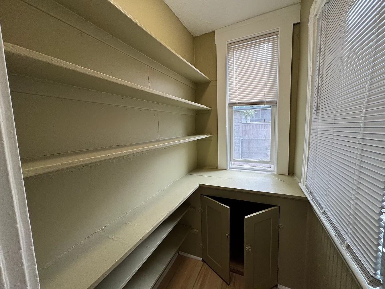 Building Photo - 368 Washington St