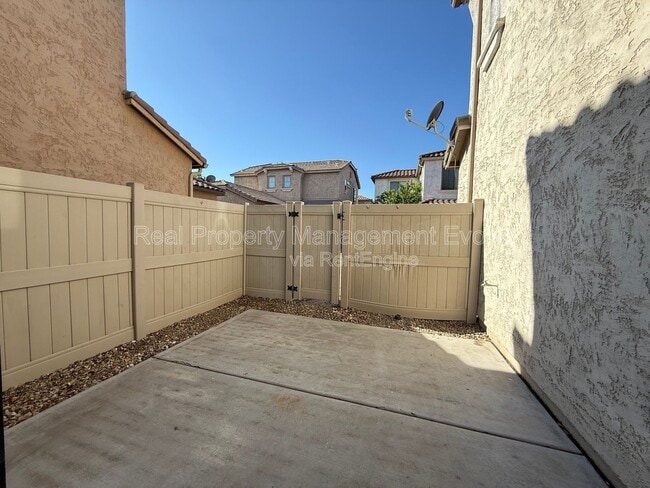 Building Photo - 8323 W Sheridan St