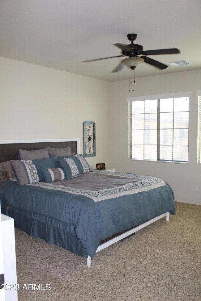 Building Photo - 3457 S Swan Dr