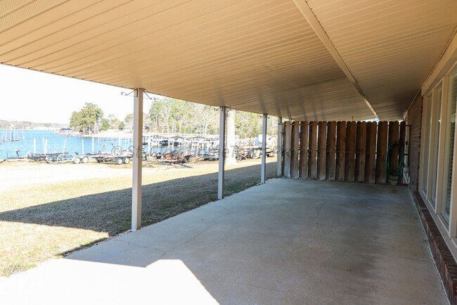 Building Photo - Remodeled Duplex on Logan Martin Lake