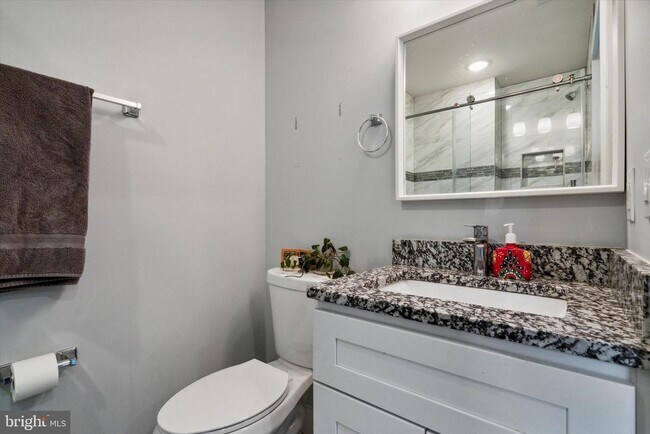 Building Photo - 818 N 16th St