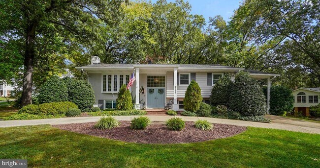 Building Photo - 9123 Cherrytree Dr