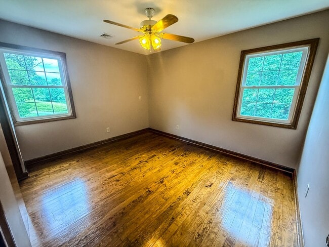 Building Photo - 4BD 2.5 BA Home with Acreage in Tippecanoe