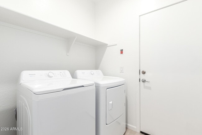 Building Photo - 9812 W Catalina Dr