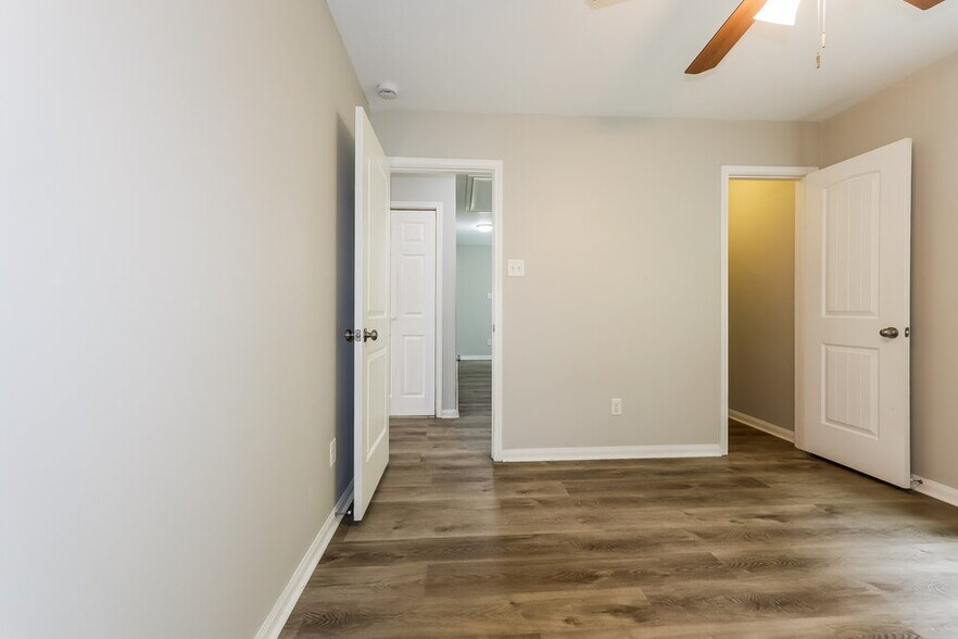 Building Photo - 261 Kellyn Ct