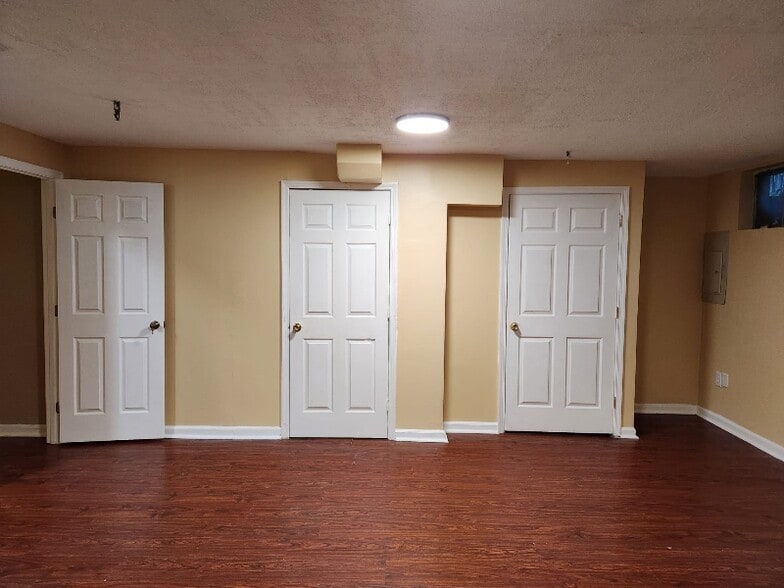 Building Photo - 5252 Daventry Terrace