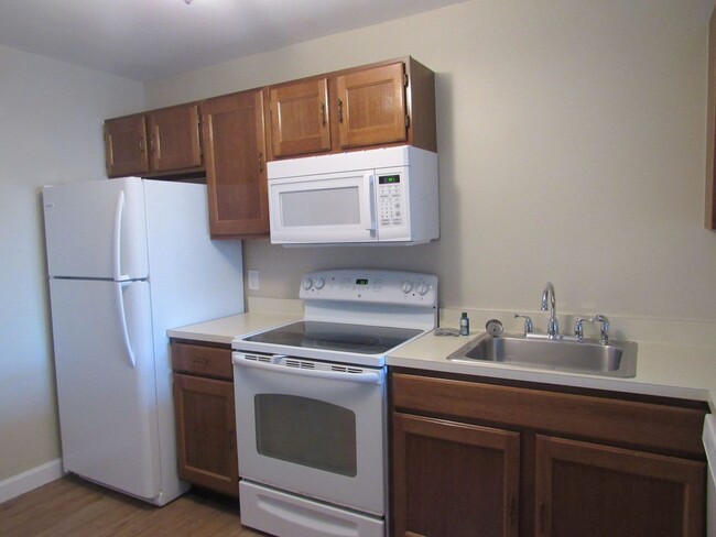 Building Photo - Derry - Fieldstone Terrace- 1 Bedroom Cond...