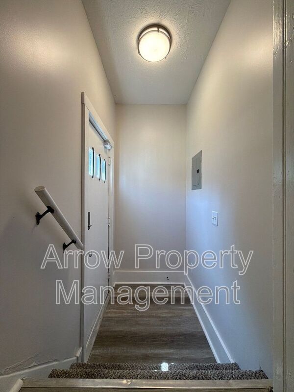Building Photo - 926 A St