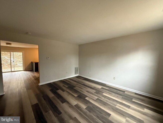 Building Photo - 4 Manchester Ct