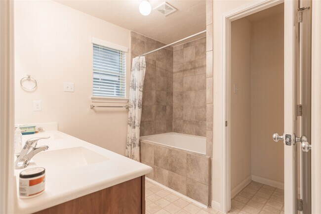 Building Photo - 14623 Roaring Fork Ln