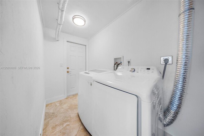 Building Photo - 1837 NE 48th Ct