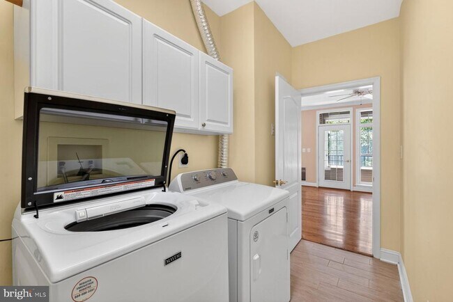 Building Photo - 2111 Ganton Green