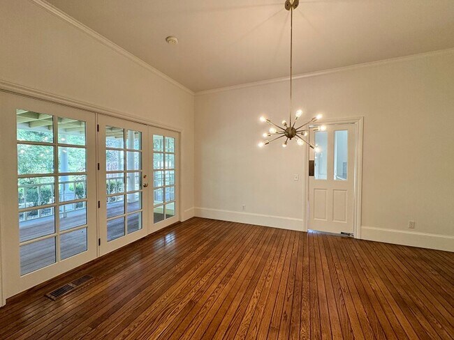 Building Photo - Stunning St. Helena Victorian Farmhouse on...