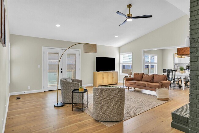 Building Photo - 4011 Danbury Dr