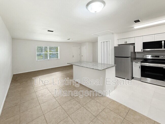 Building Photo - 6805 Mathers Ln