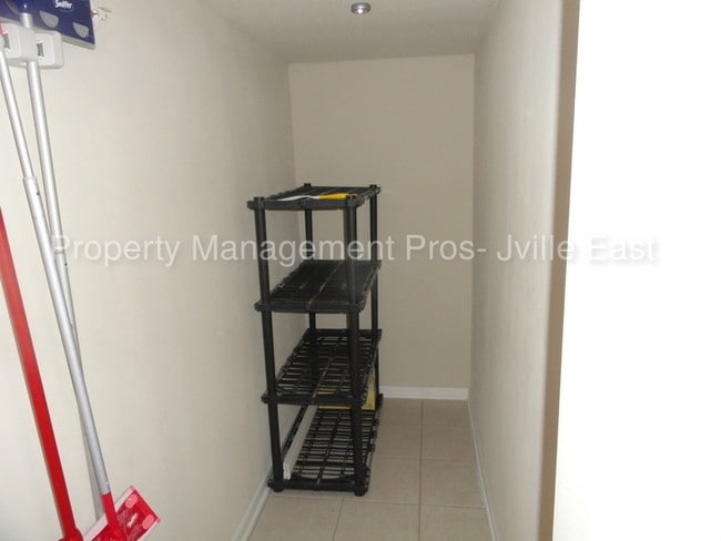 Building Photo - 7067 Deer Lodge Cir