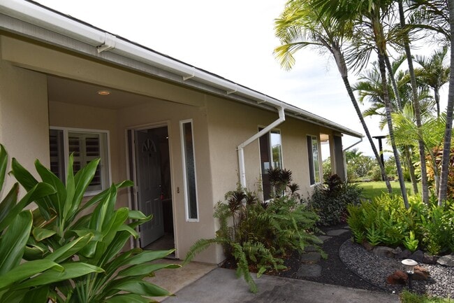 Building Photo - UNFURNISHED 3/2 PRIVATE HOME WITH OCEAN VIEW! AVAILABLE NOW!