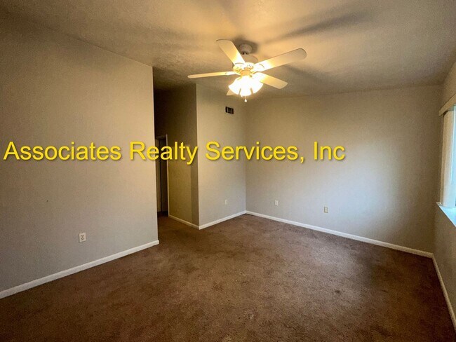 Building Photo - 2133 SW 39th Way