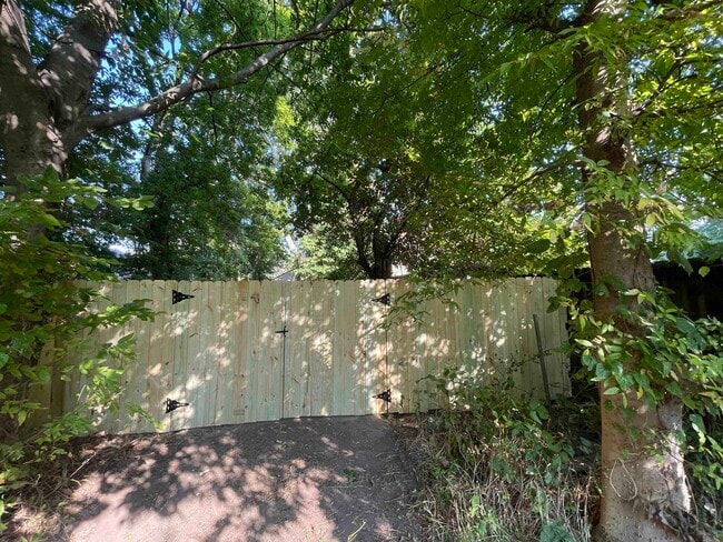 Building Photo - 293 N Manassas St