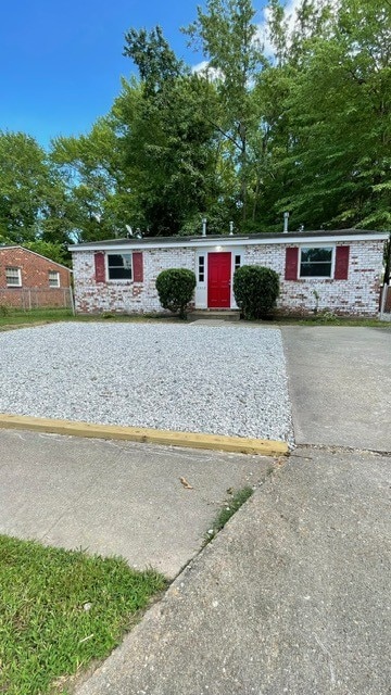 Building Photo - 2312 Burnette Dr