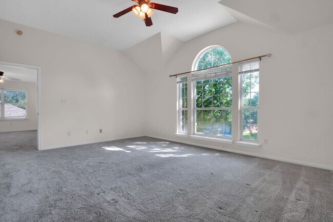 Building Photo - 6004 Mesa Verde Cir