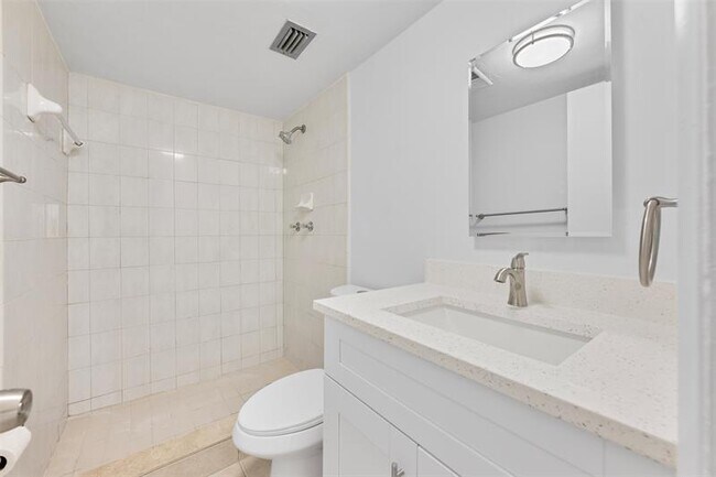 Building Photo - 4165 SW 67th Ave
