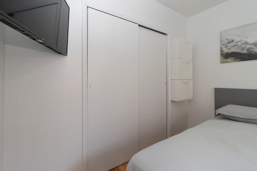 Building Photo - 1819d 2nd Ave