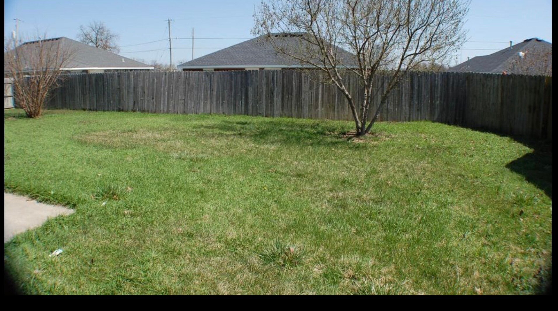 Building Photo - 600 Woods Dr