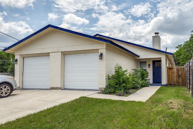 Primary Photo - 7202 Carver Ave