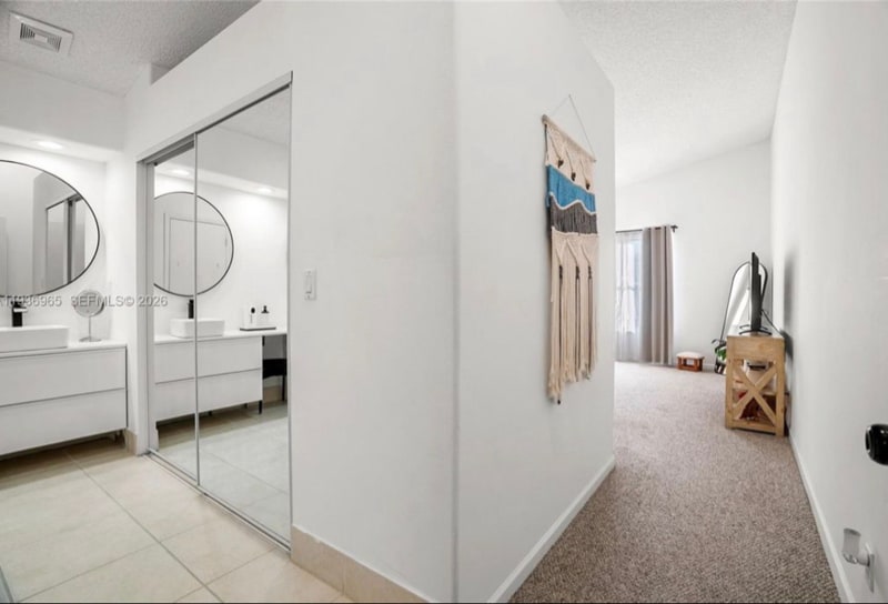 Building Photo - 8165 Pelican Harbour Dr