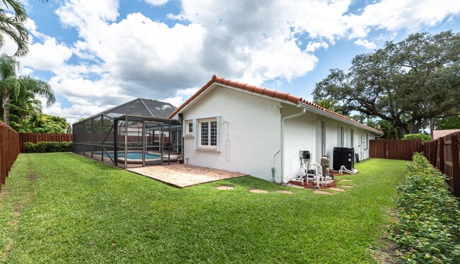 Building Photo - 20777 Soneto Dr