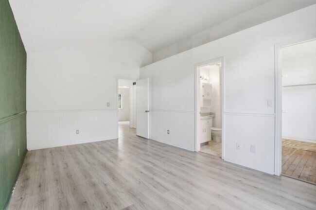 Building Photo - 3304 W 127th Ave