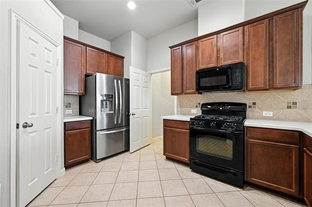 Building Photo - 9209 Friendswood Dr