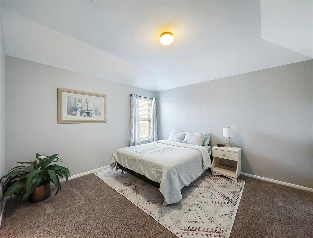 Building Photo - 28710 Brownwood Lake Dr