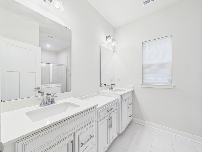 Building Photo - 1416 Bridgeford Dr NW