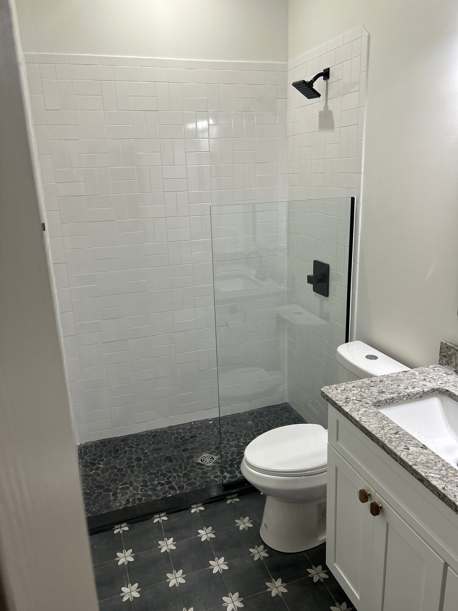 Primary bathroom 2 - 421 High Point Rd