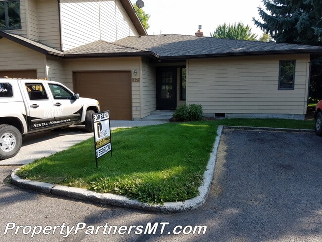 Primary Photo - *** Beautiful Condo *** - 2Bed 2Bath