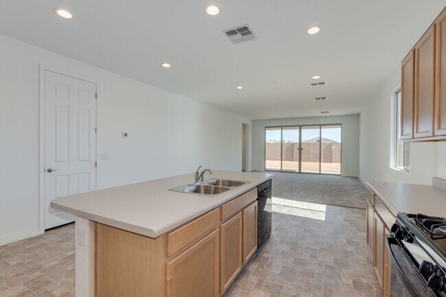 Building Photo - Seasons at Villago, Casa Grande, AZ, Beaut...