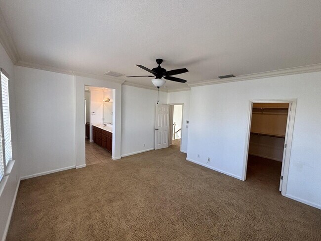 Building Photo - 1247 Jewel Flower Dr