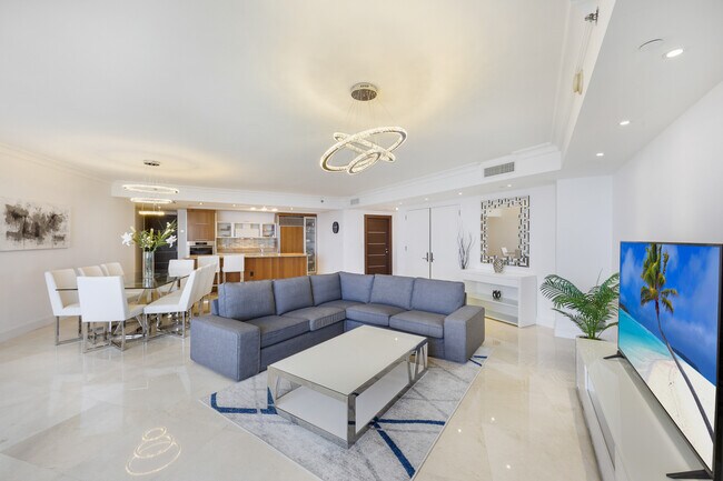 Building Photo - 17201 Collins Ave